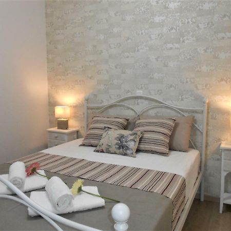 Marras Apartment Atenas Exterior foto