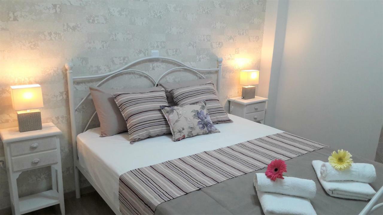 Marras Apartment Atenas Exterior foto