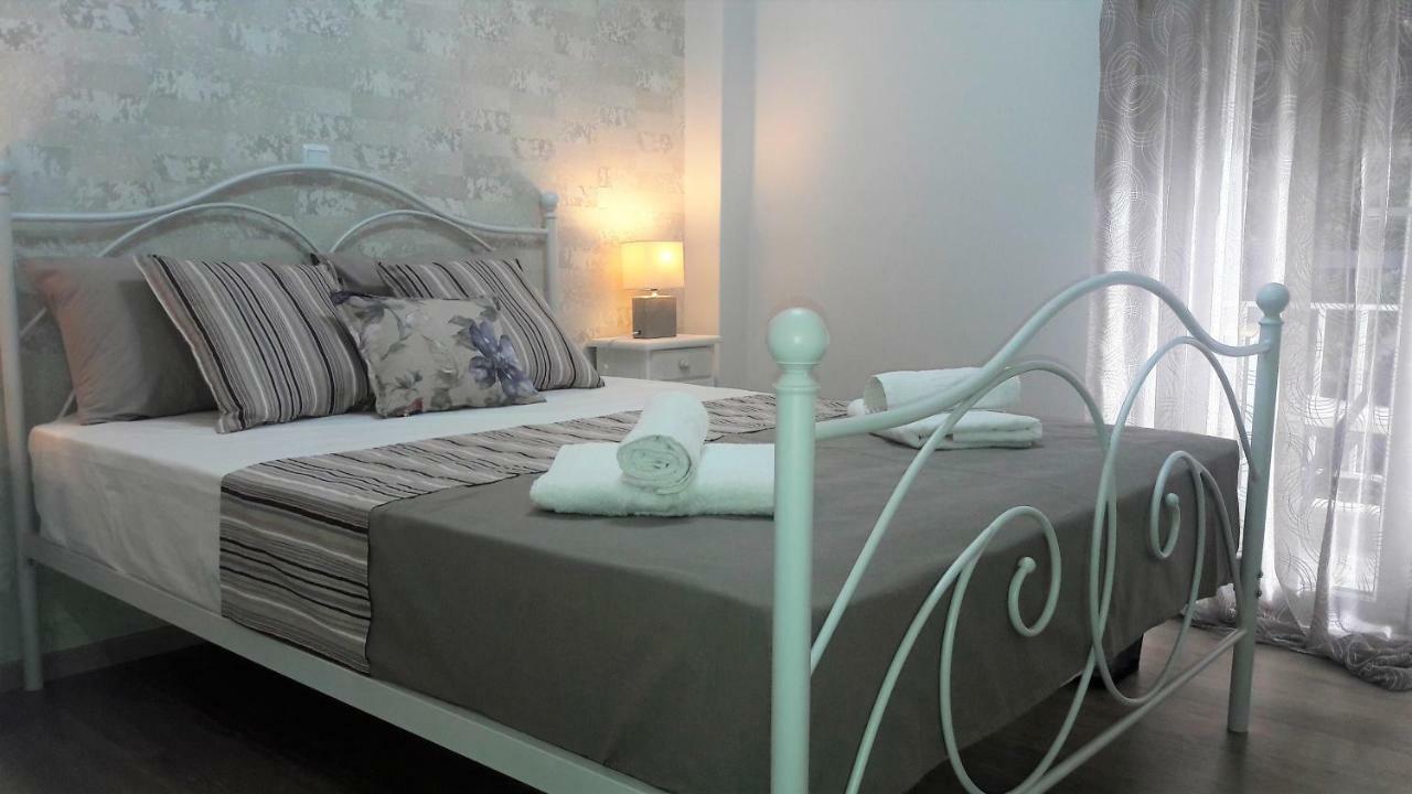 Marras Apartment Atenas Exterior foto